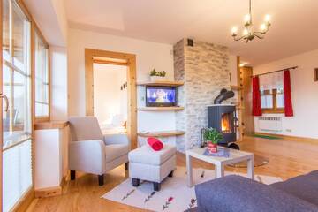 Фото номера Апартаменты с балконом Апартаменты Apartamenty Stylowe Zakopane г. Косцелиско 4