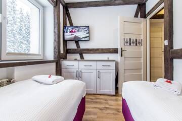 Фото номера Апартаменты с 3 спальнями и балконом Апартаменты Apartamenty Gronik Zakopane г. Косцелиско 27