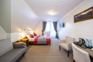 Фото номера Трехместный номер Отель Hotel Eco Tatry Resort &amp; Holiday г. Косцелиско 6
