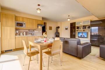 Фото номера Апартаменты с видом на горы (для 4 взрослых) Апартаменты Apartamenty Snowbird Zakopane г. Косцелиско 20