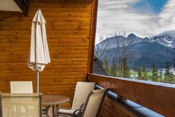 Фото номера Апартаменты с видом на горы (для 4 взрослых) Апартаменты Apartamenty Snowbird Zakopane г. Косцелиско 24