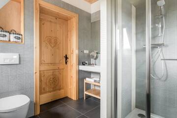 Фото номера Номер-студио Делюкс Отели типа «постель и завтрак» Krokus Park Resort г. Косцелиско 6